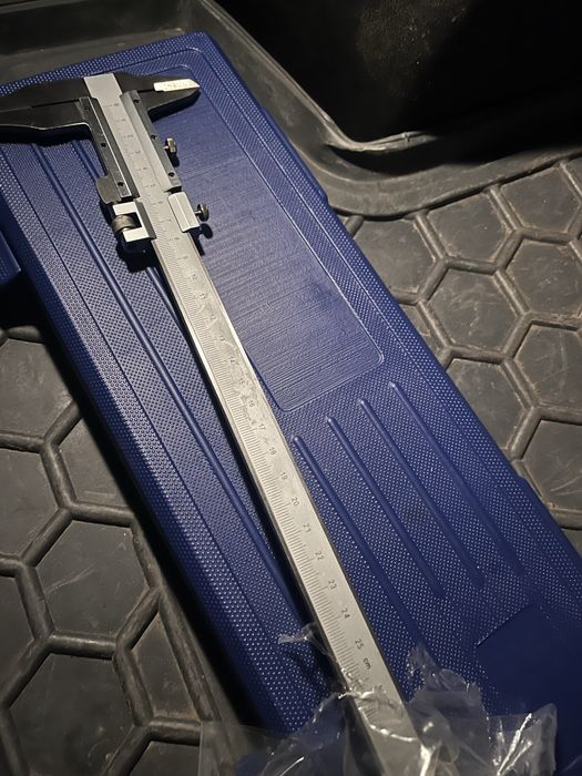 Продам штангенциркуль ШЦ-250