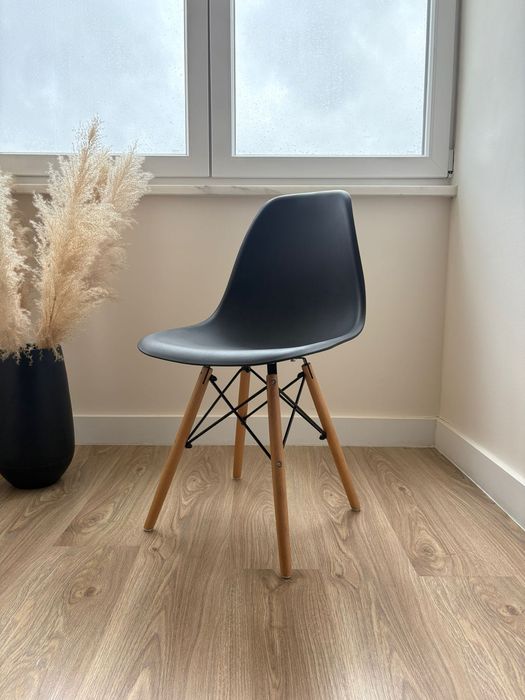Conjunto mesa redonda e cadeiras