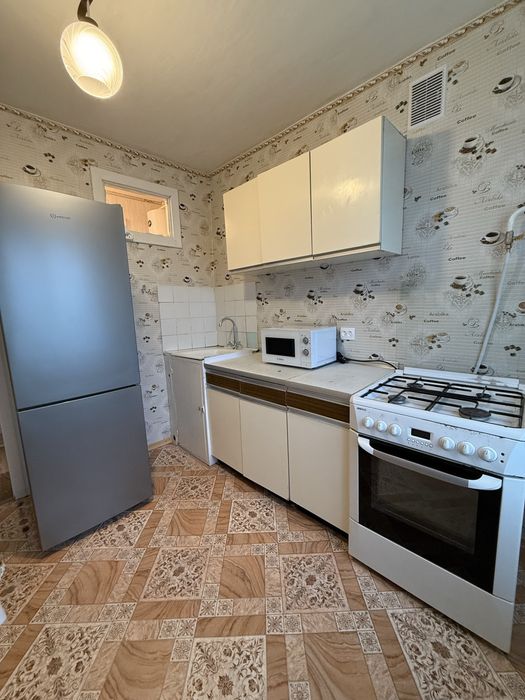 Здам в оренду двокімнатну квартиру по пр-ту Михайла Грушевського