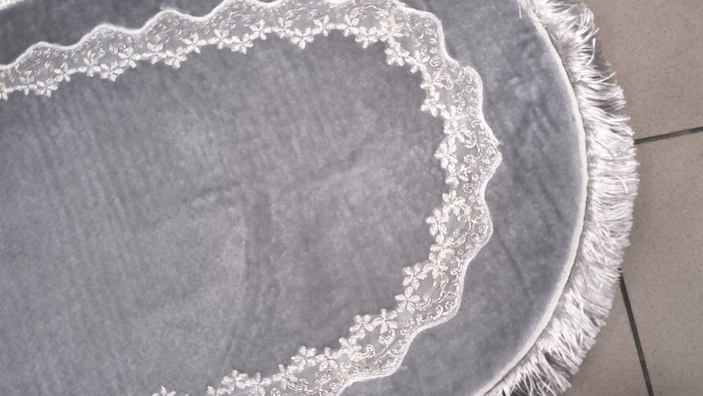 Komplety dywanikiów łazienkowych śmietankowe