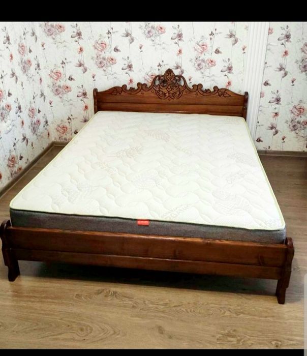 Ліжко дерев'яне,160/200,,ясен,ручна різьба,двоспальне,колір-горіх,глян
