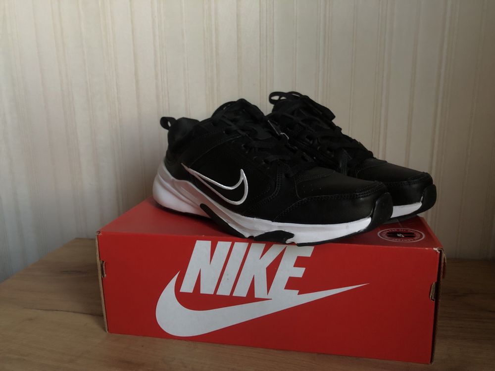 Кроссовки Nike Defyallday