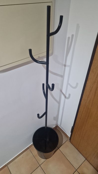 Bengaleiro (casacos, malas, chapéus de chuva, etc)