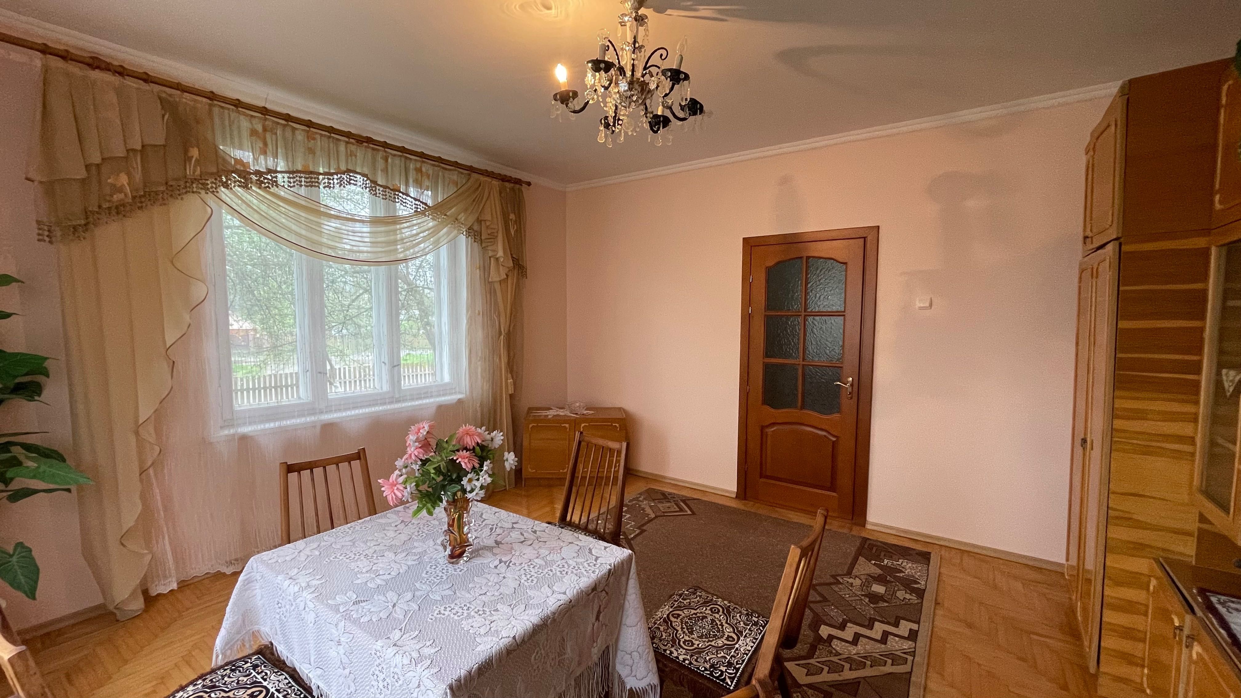 Продам будинок с. Підмихайля (біля Калуша), 15 соток, літня кухня.