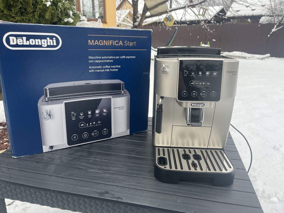 Кавомашина Delonghi Magnifica Start 2024 рік 9 місяць гарантія