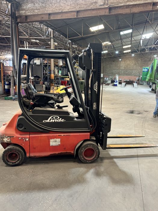 Empilhador eletrico linde 2ton