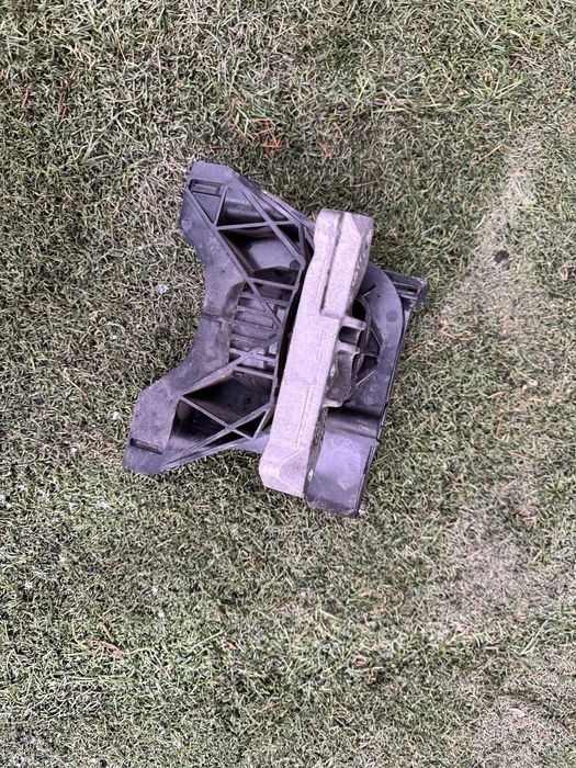 ŁAPA PODUSZKA SILNIKA PEUGEOT CITROEN 9820297580