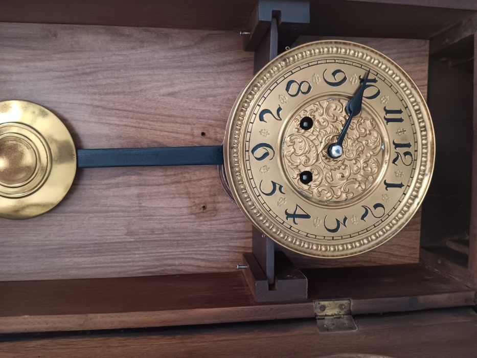 Przedwojenny zegar ścienny z wahadłem