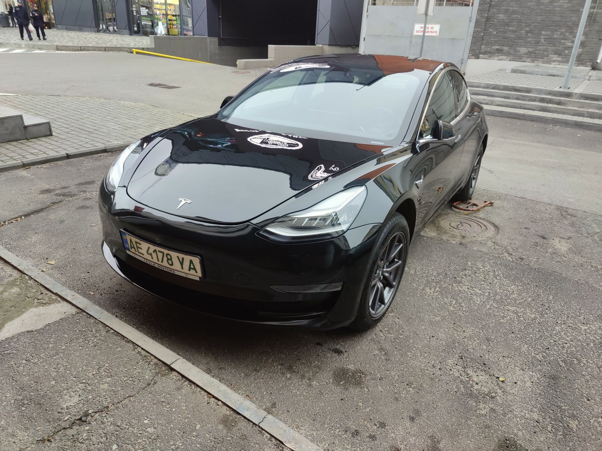 Продам Tesla model 3 long range Dual motor