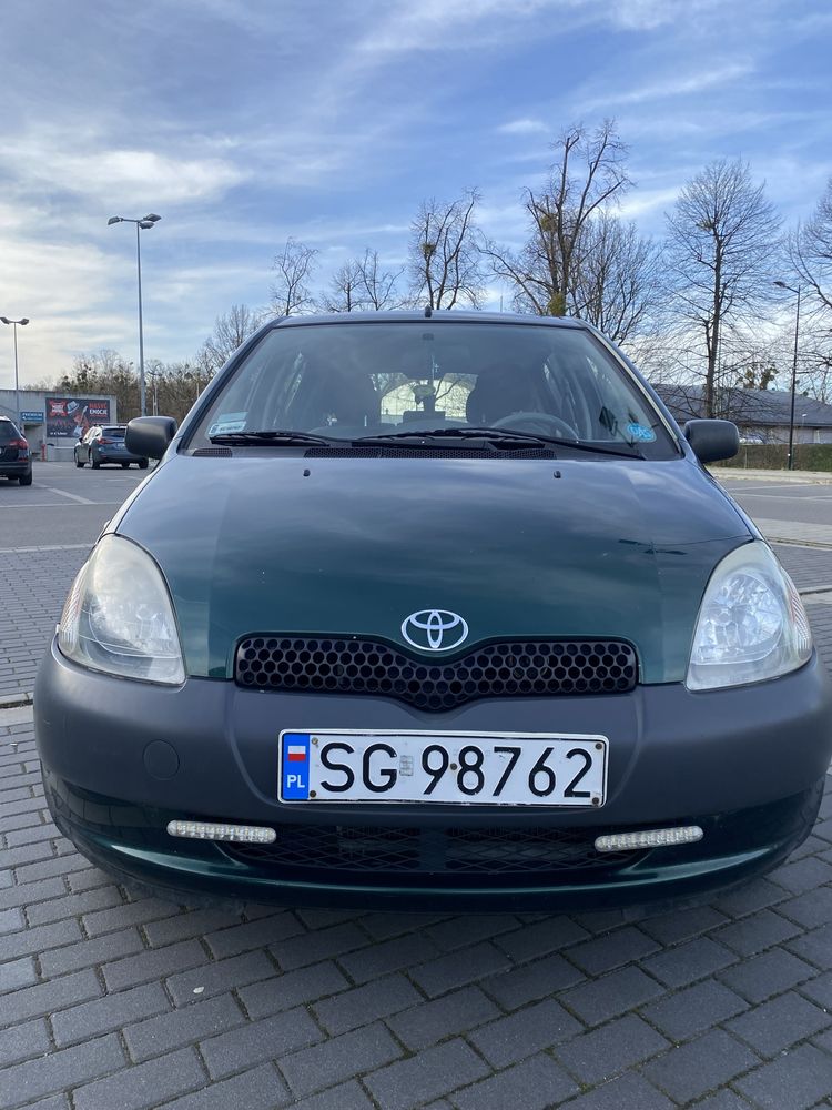 Toyota Yaris 1 1.0 benzyna 2000 r.