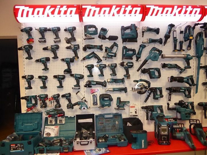 Młotowiertarka Makita Sds Plus 800 W + Zestaw Wierteł I Dłut 17 Sztuk