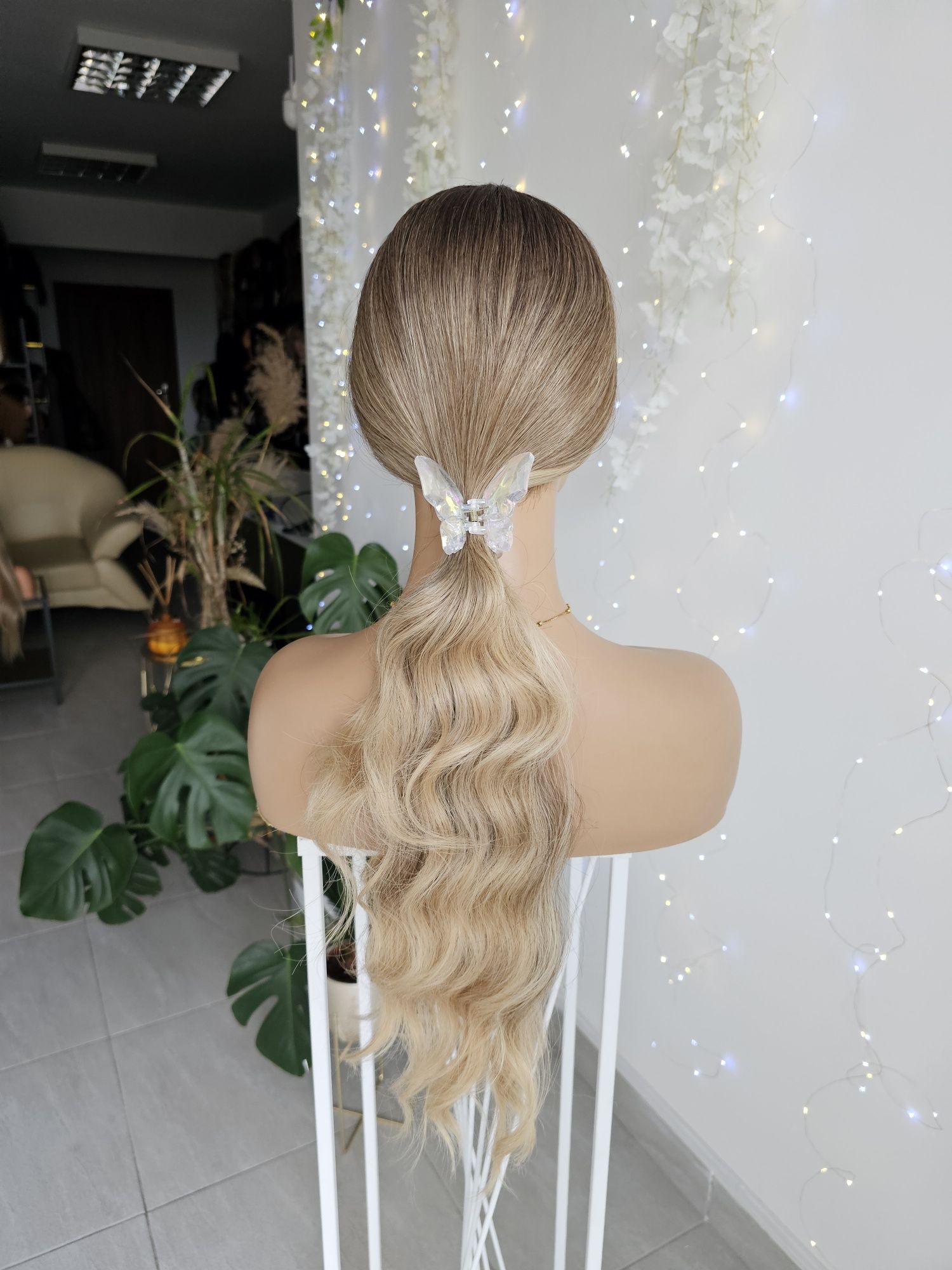 Długa peruka Dalia blond ombre fale imitacja skóry naturalny efekt