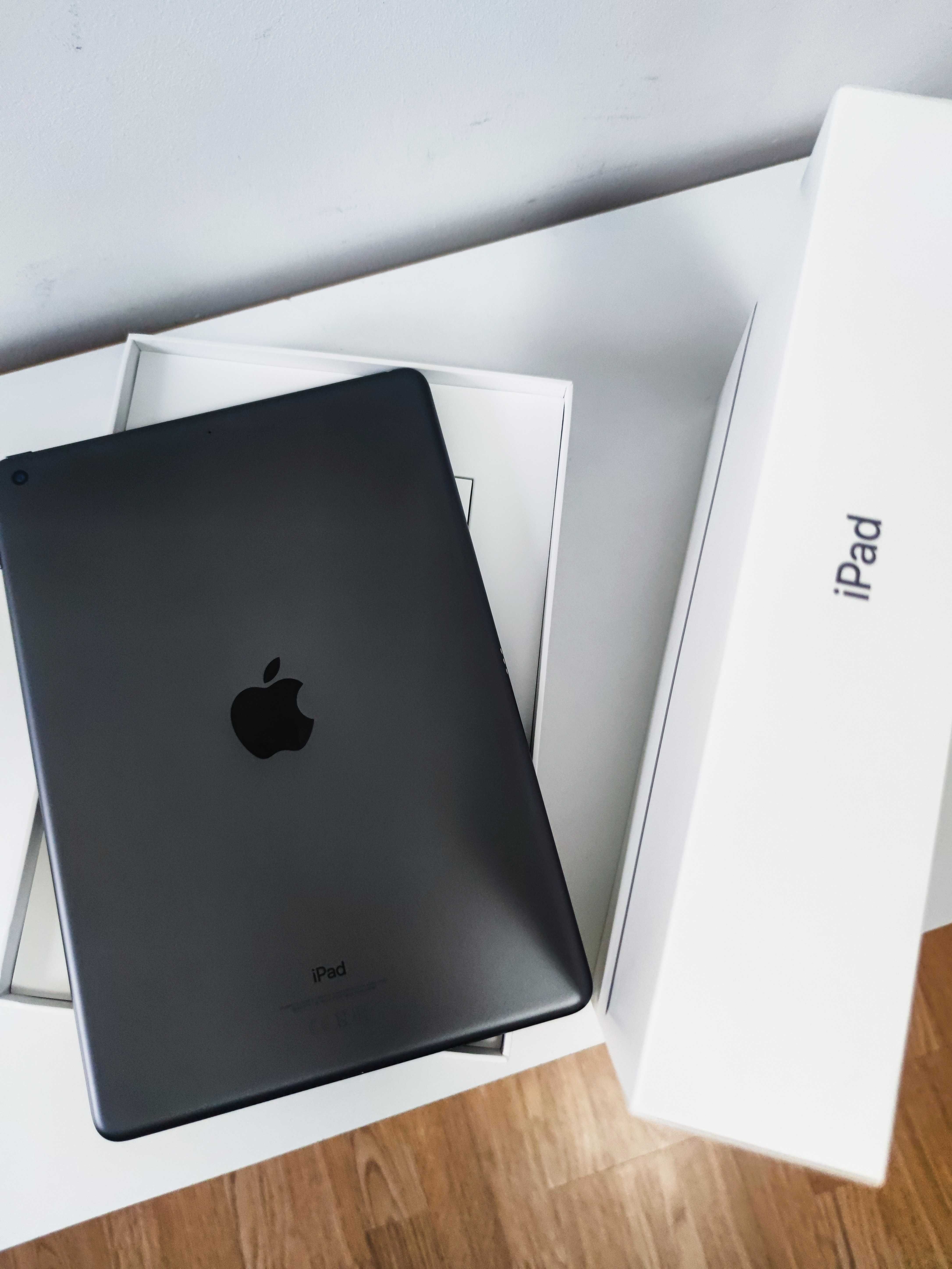 iPad 9th Gen 64GB Wi-Fi – Stan Idealny 100% + Akcesoria (rysik i etui)