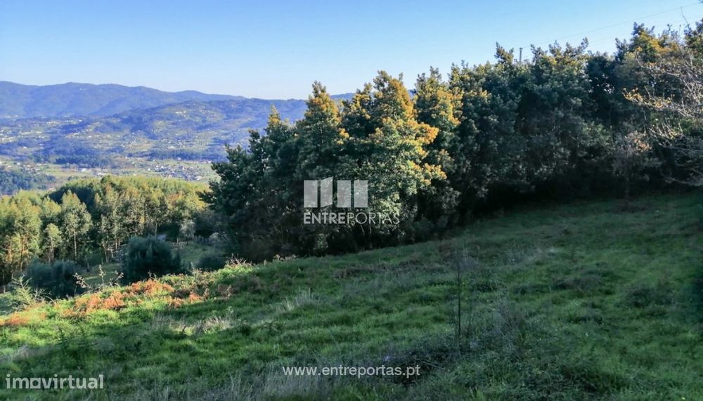 Venda de Terreno com anexos, Padreiro, Arcos de Valvevez