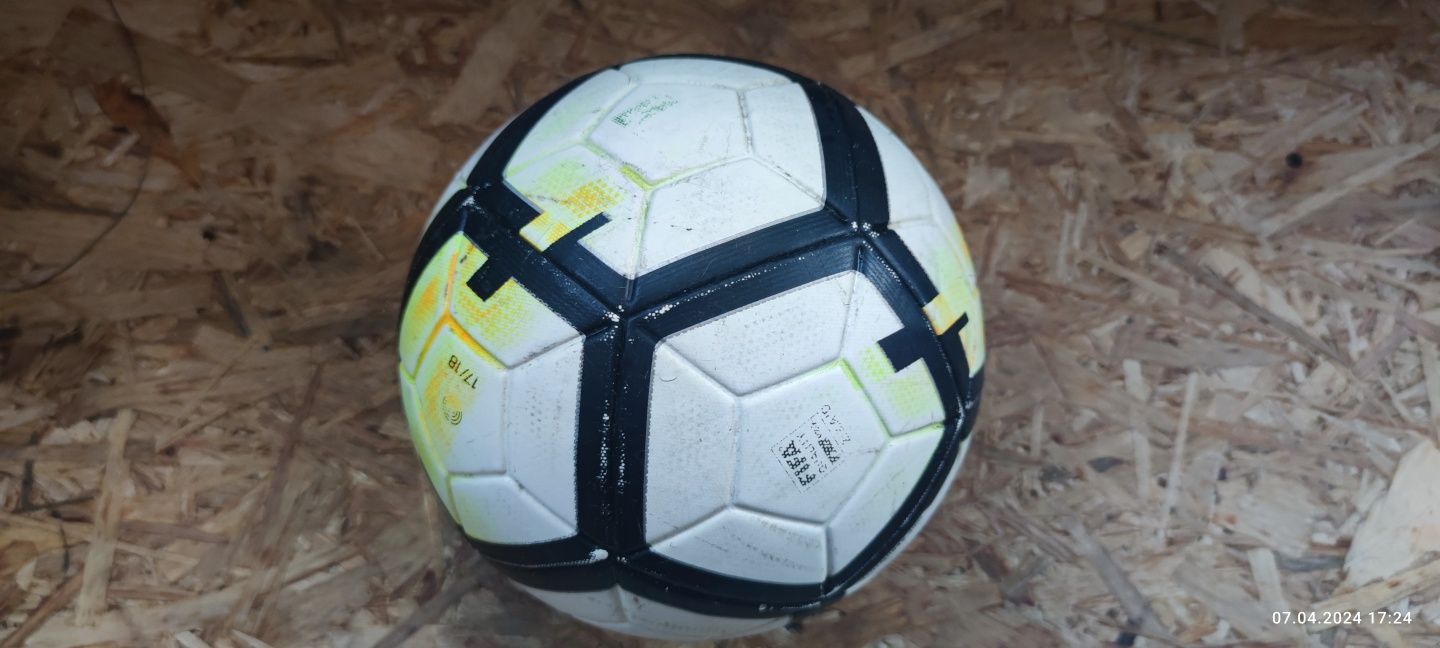 Продам мяч Nike Ordem  V