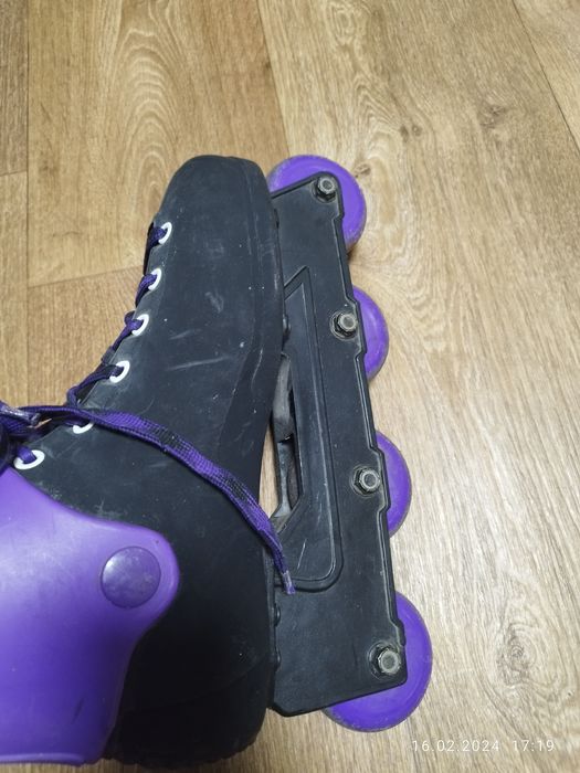 Роликовые коньки