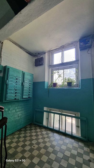 Продам 3 комн. квартиру 55 кв.м. на ул.Автозаводская 21 А,Куреневка