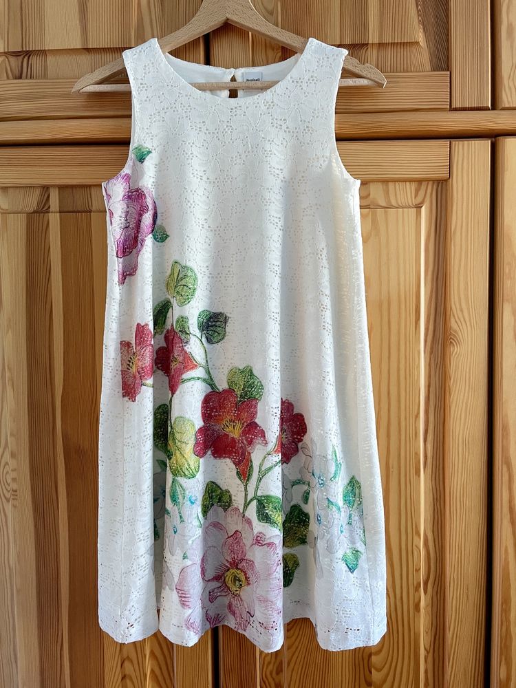 Piękna biała letnia sukienka kwiaty rozm. 152cm 11-12 lat