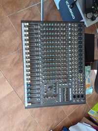 Mixer Mackie estradowy