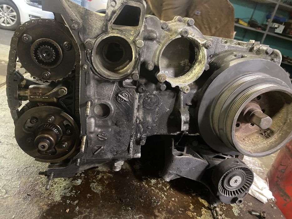 Двигун м52б28TU