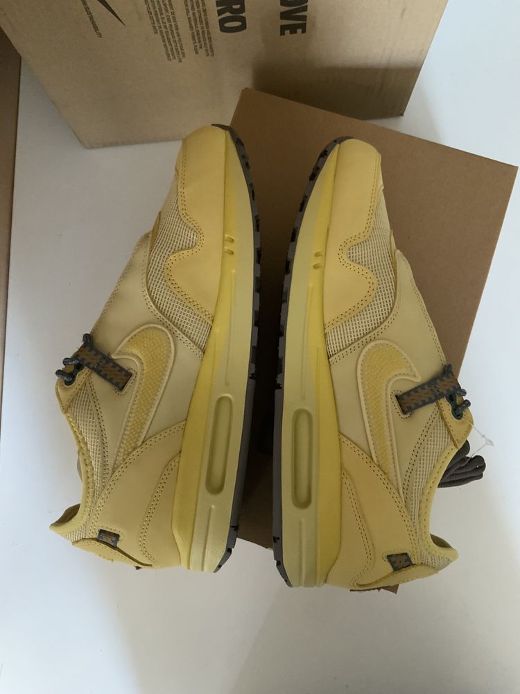 Travis Scott x Nike Air max 1 „Saturn Gold”