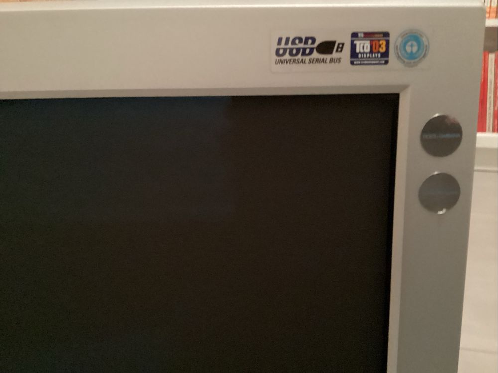 Monitor LG Flatron F700P