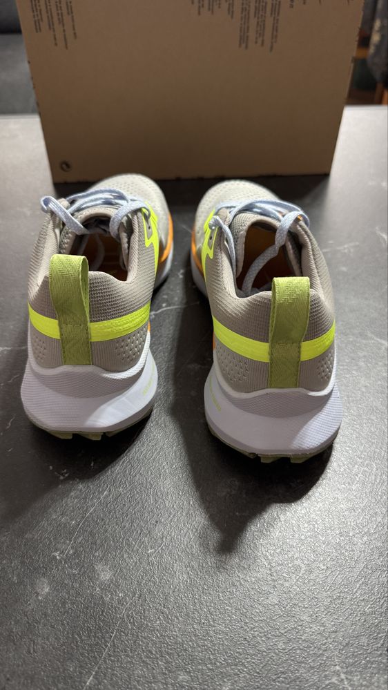 Nike React Pegasus Trail 4 „Cobblestone Volt” r. 40.5, wkładka 25.5 cm
