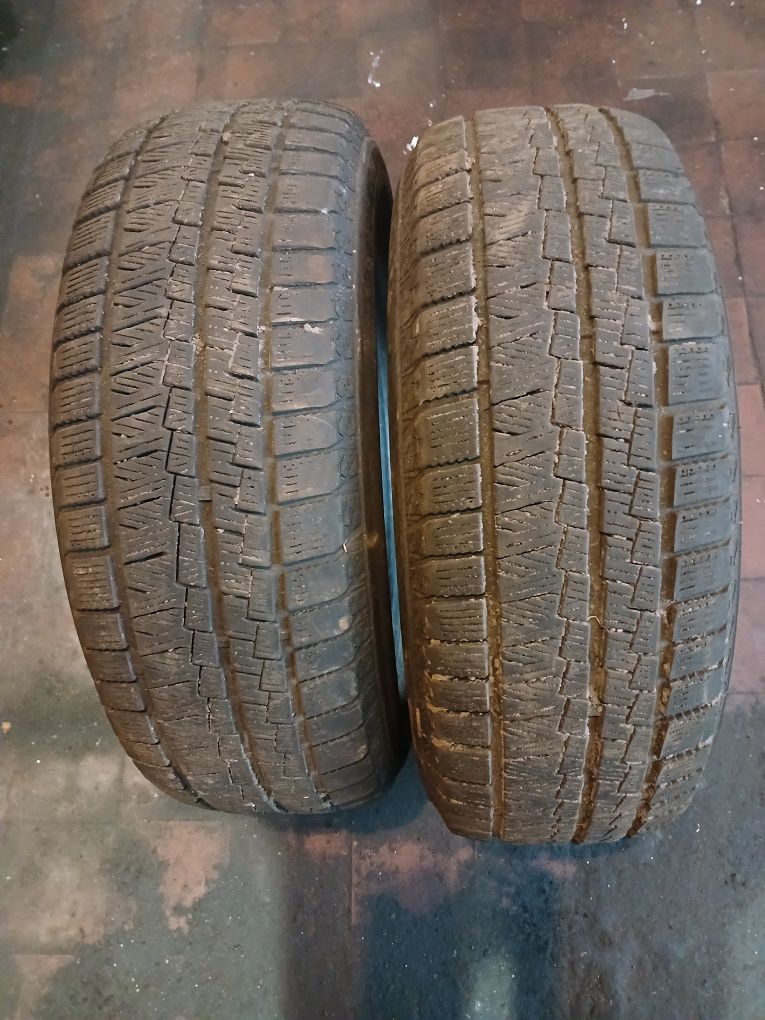 Продам два ската 215-65-16.зимние