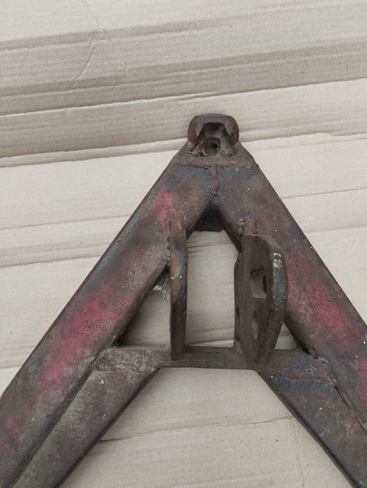 Трикутник рамка автосцепка ЮМЗ Т40 МТЗ