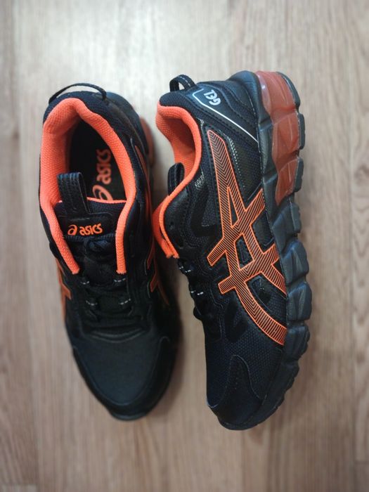 Кросівки хлопчику 38р.Взуття чоловіче ASICS. Кроссовки