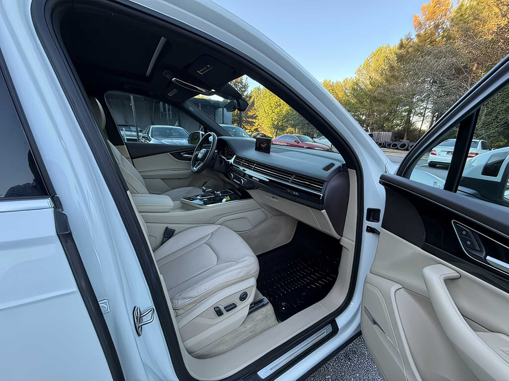 2017 Audi Q7  quattro Prestige