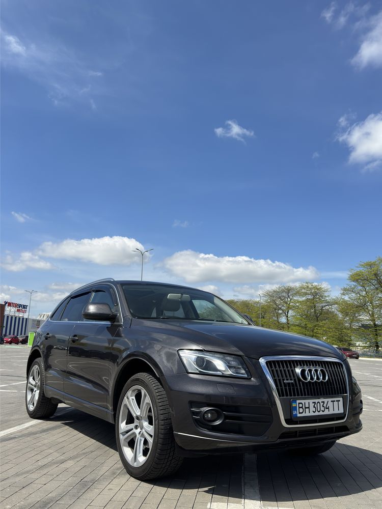 Audi Q5 2011 рік