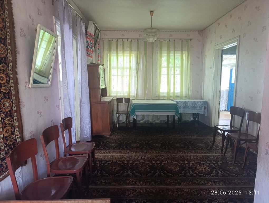 Продається будинок в селі Рогозів