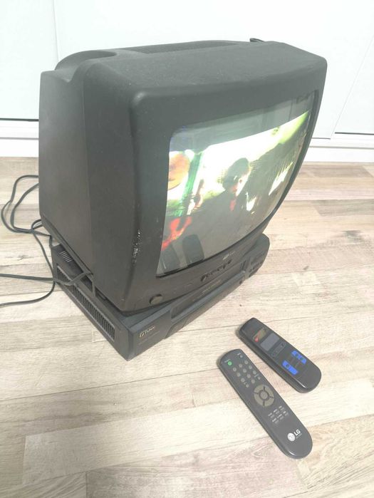 Продам відеомагнітофон Funai та телевізор LG