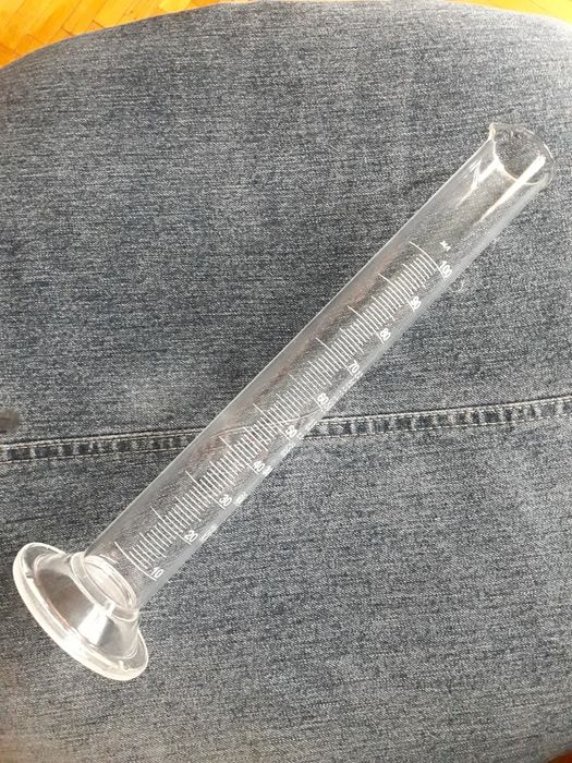 Цилиндр мерный 100мл (стекляный или пластмассовый)