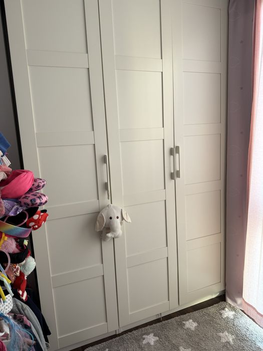 Móvei muda fraldas e armário ikea