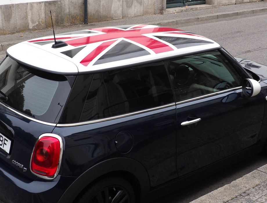 Mini Cooper D 1.5 automático (modelo 2018), gasóleo, GPS, JCW jantes