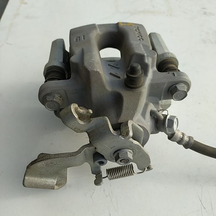 27 тыс.км суппорт Toyota Corolla 150