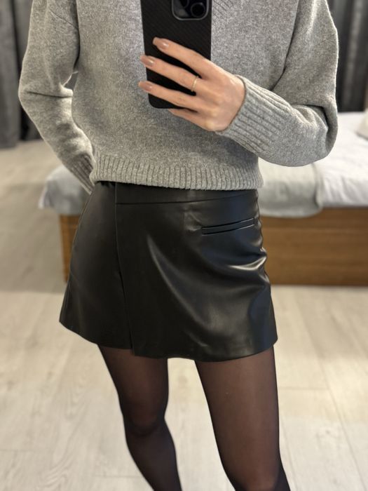 Шкіряні шорти Stradivarius