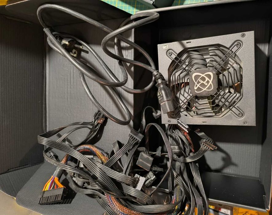 Karta graficzna [Gainward] GeForce GTX
Zasilacz [XFX] Core 550W