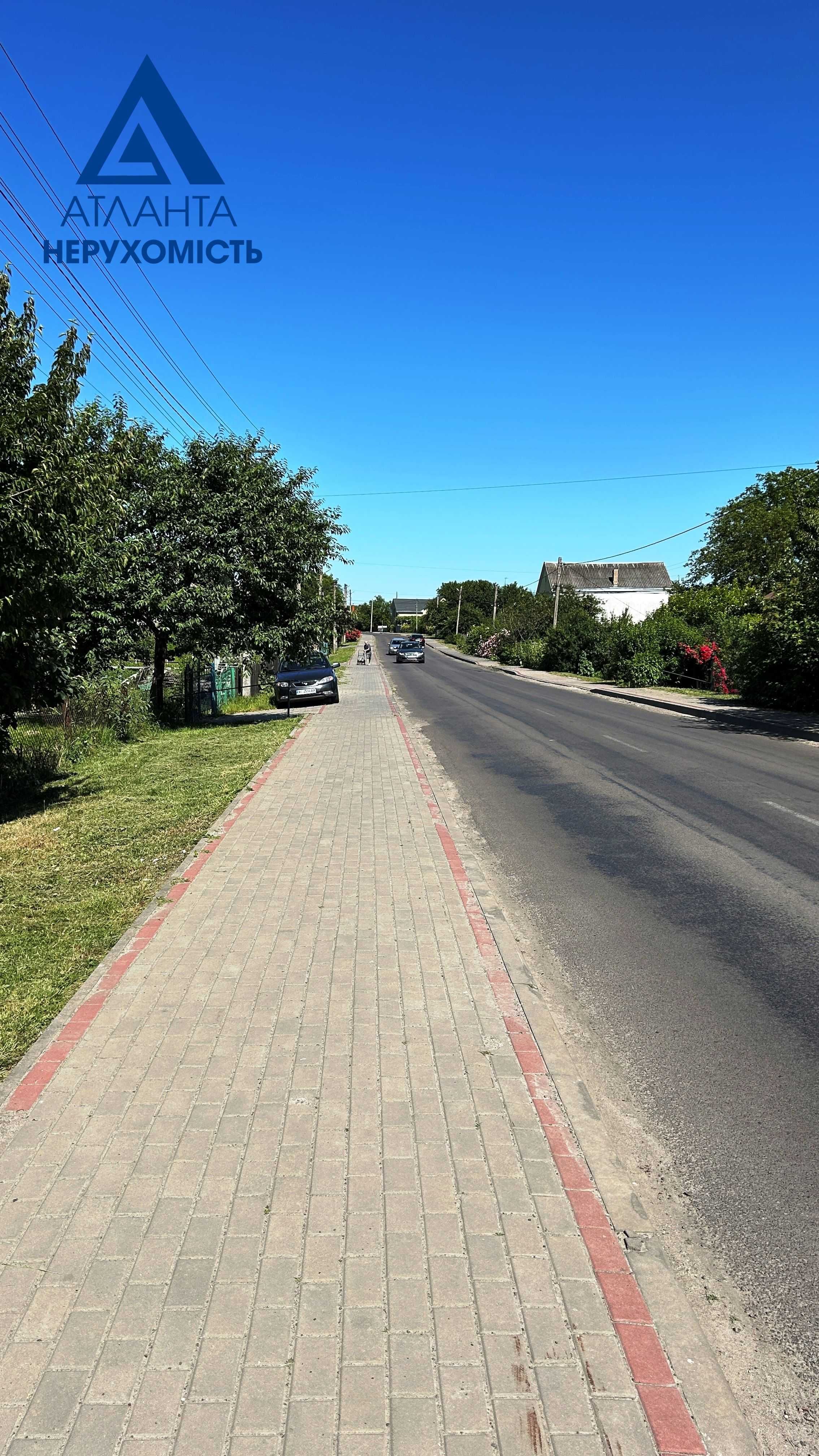 Дві суміжні ділянки 39 сотих з будинком в Липинах, вулиця Шевченка