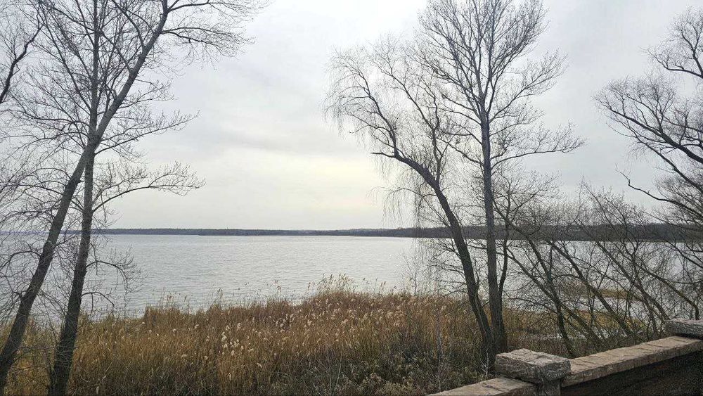 Власник! Продам дачу з цегляним будинком на березі Дніпра. Відрадне