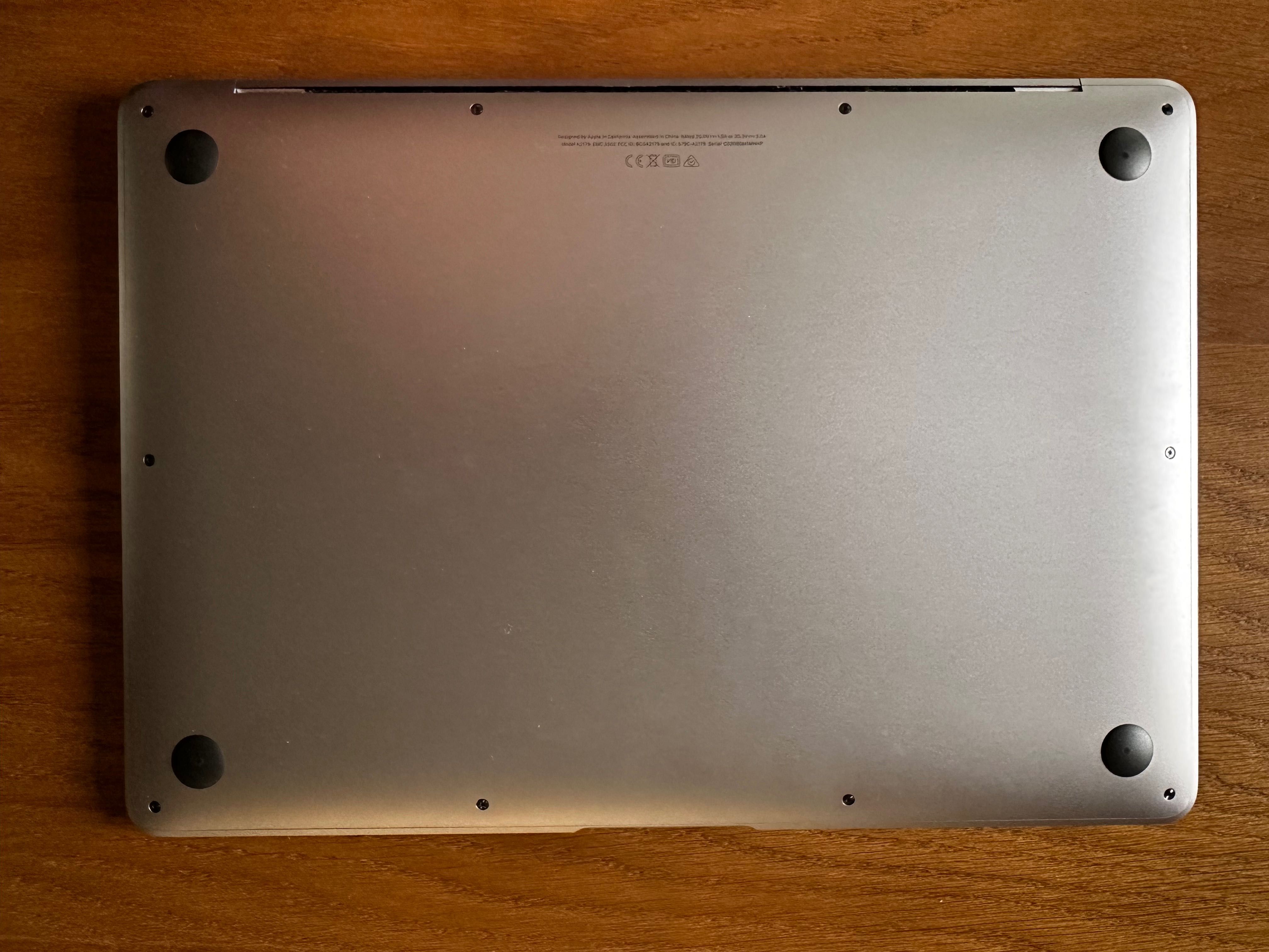 Apple MacBook Air A2179 Space Gray