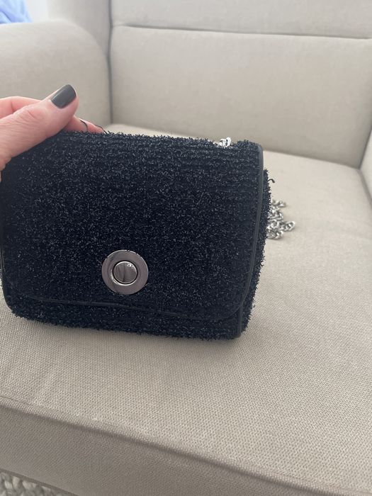 Torebka mała na łańcuszku  Zara