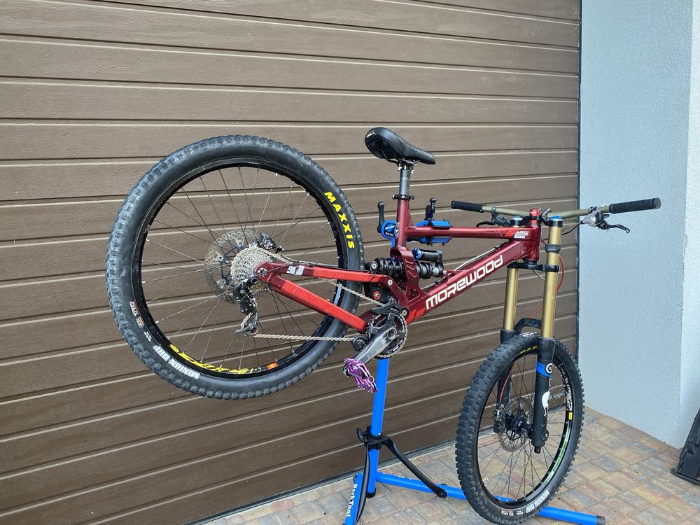 Morewood makulu fox 40 dhr rc4 mocno doinwestowany tues sender session