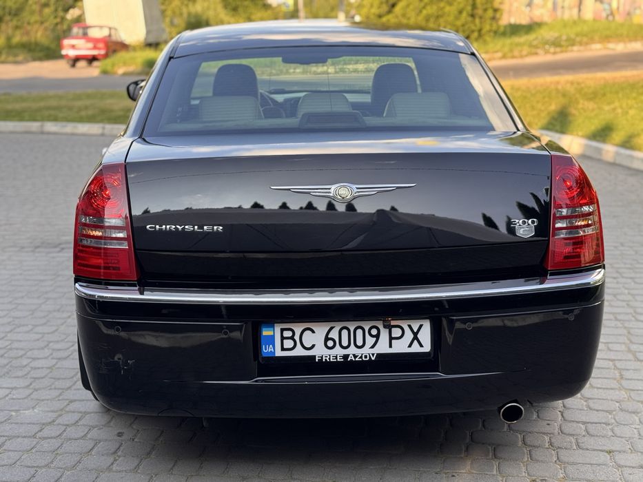 Chrysler 300с 2.7 в чудовому стані !