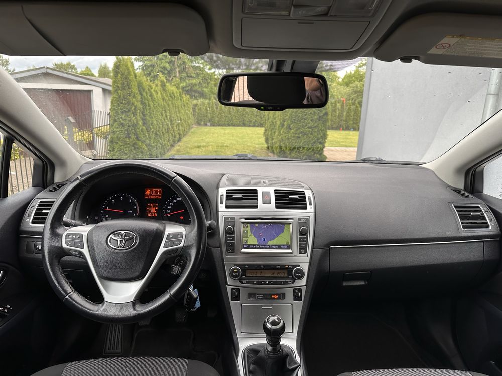 Toyota Avenisi 2.0 D-4D LIFT LED Alu Navi Kamera Klimatronik Tempomat