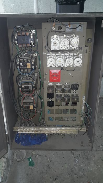 szafka sterująca sterownia windy styczniki  K3-Ip przekaźniki stycznik