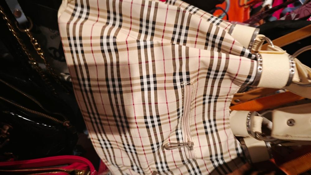 Torebka w kratkę do ręki Burberry torebeczka Kremowa na