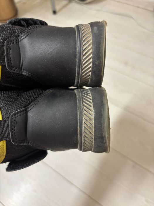 Продам зимові чобітки розмір 28